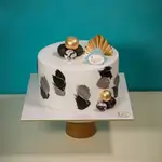 Gold And Black Vanilla Cake